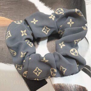 Women Fashion Tan Gray Long Hair Scrunchie Elastic Tie Elegant Accessory Gift